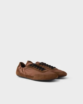 Adidași din Re-Nylon și piele de căprioară