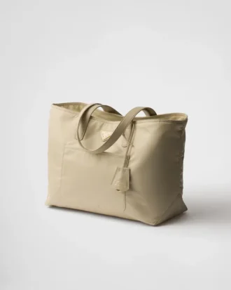 Geantă de mână Prada Re-Edition 1978, medie, din Re-Nylon și piele Saffiano