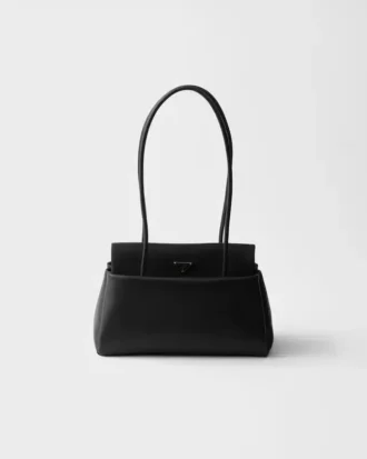 Geantă medie din piele Prada Passage cu clapă din Re-Nylon Geantă medie din piele Prada Passage cu clapă din Re-Nylon