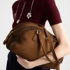 Geantă Prada Bowling Medium din piele de căprioară Geantă Prada Bowling Medium din piele de căprioară