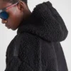 Jachetă cu glugă din fleece reciclat Jachetă cu glugă din fleece reciclat