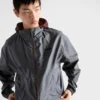 Jachetă reversibilă din Re-Nylon Jachetă reversibilă din Re-Nylon