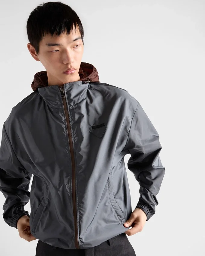Jachetă reversibilă din Re-Nylon Jachetă reversibilă din Re-Nylon