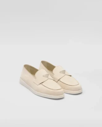 Mocasini din piele de căprioară