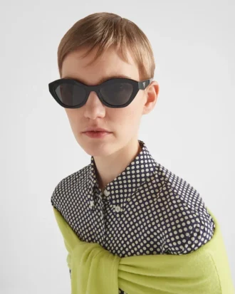 Ochelari de soare cu logo Prada Ochelari de soare cu logo Prada