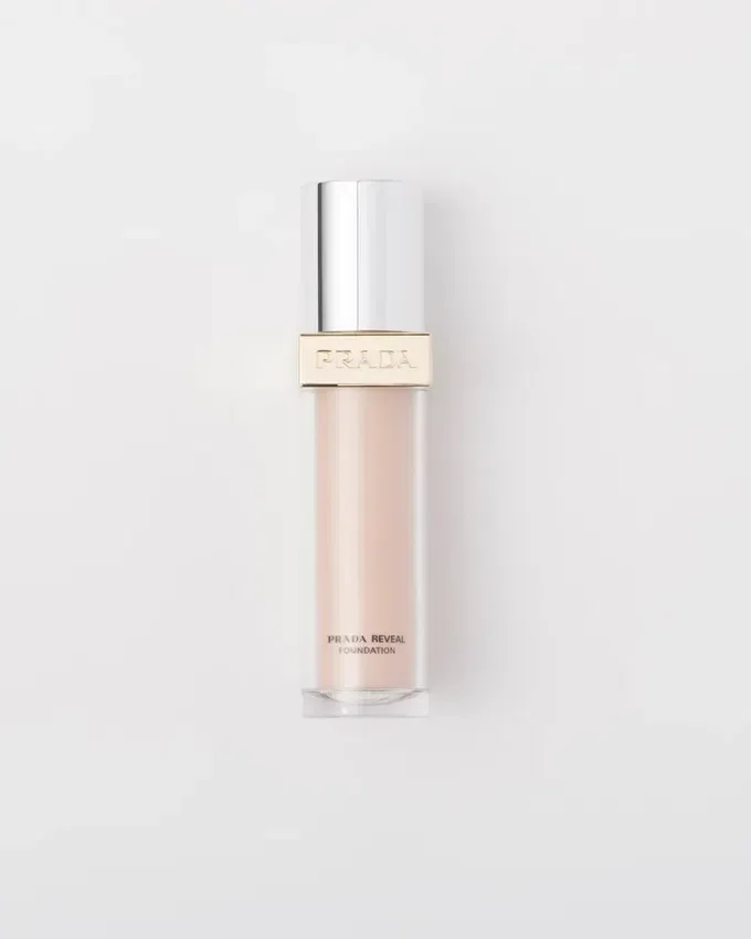 Prada Reveal Skin Optimizing Foundation – Lc5 – Light Cool Prada Reveal Skin Optimizing Foundation – Lc5 – Light Cool