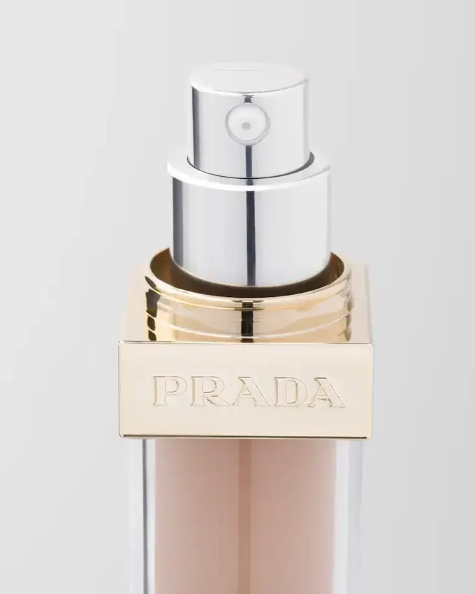 Prada Reveal Skin Optimizing Foundation – Mc45 – Medium Cool Prada Reveal Skin Optimizing Foundation – Mc45 – Medium Cool