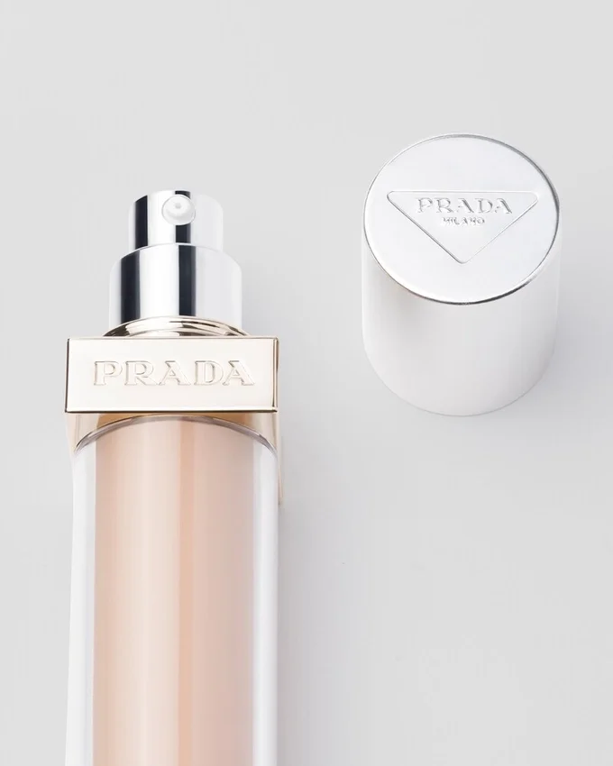 Prada Reveal Skin Optimizing Foundation – Mc45 – Medium Cool Prada Reveal Skin Optimizing Foundation – Mc45 – Medium Cool
