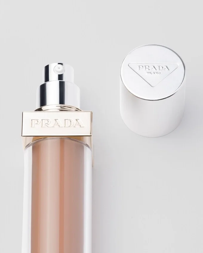 Prada Reveal Skin Optimizing Foundation – Mc60 – Medium Cool Prada Reveal Skin Optimizing Foundation – Mc60 – Medium Cool