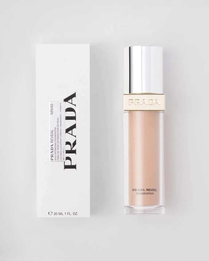 Prada Reveal Skin Optimizing Foundation – Mn40 – Medium Neutral Prada Reveal Skin Optimizing Foundation – Mn40 – Medium Neutral