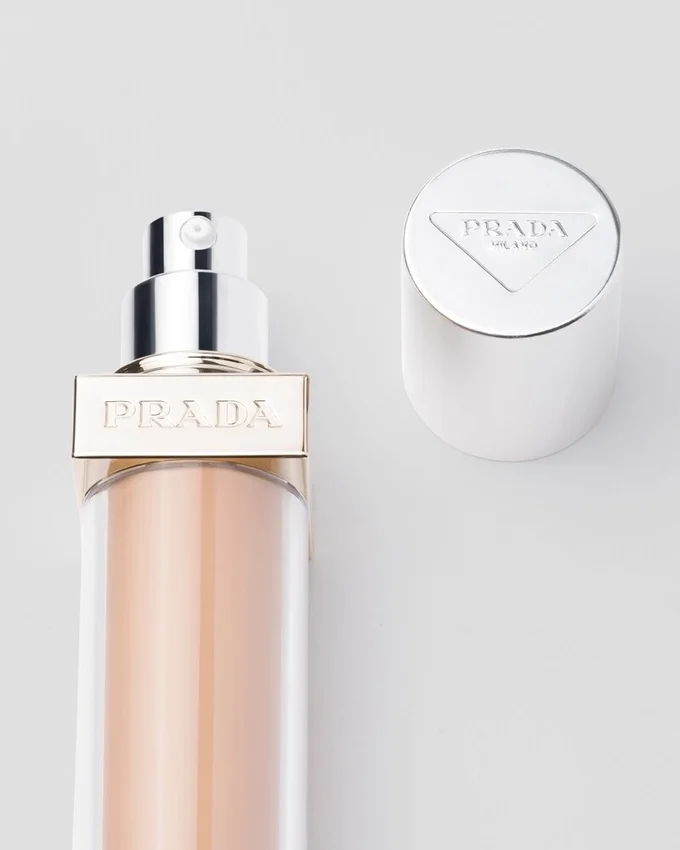 Prada Reveal Skin Optimizing Foundation – Mn40 – Medium Neutral Prada Reveal Skin Optimizing Foundation – Mn40 – Medium Neutral